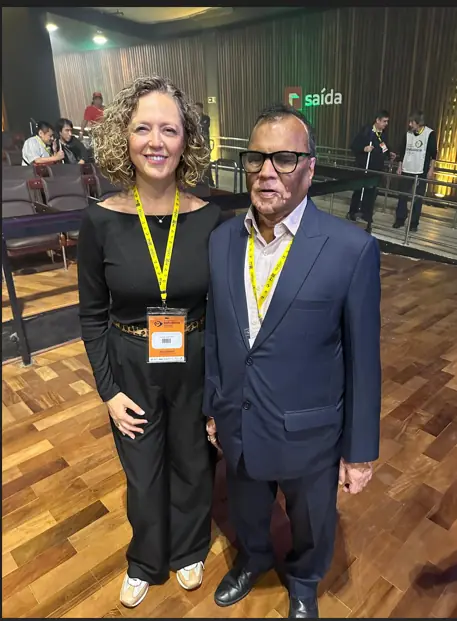 Imagen de Cristina Chamorro junto al presidente de la Unión Mundial de Ciegos, Santosh Kumar Rungta
