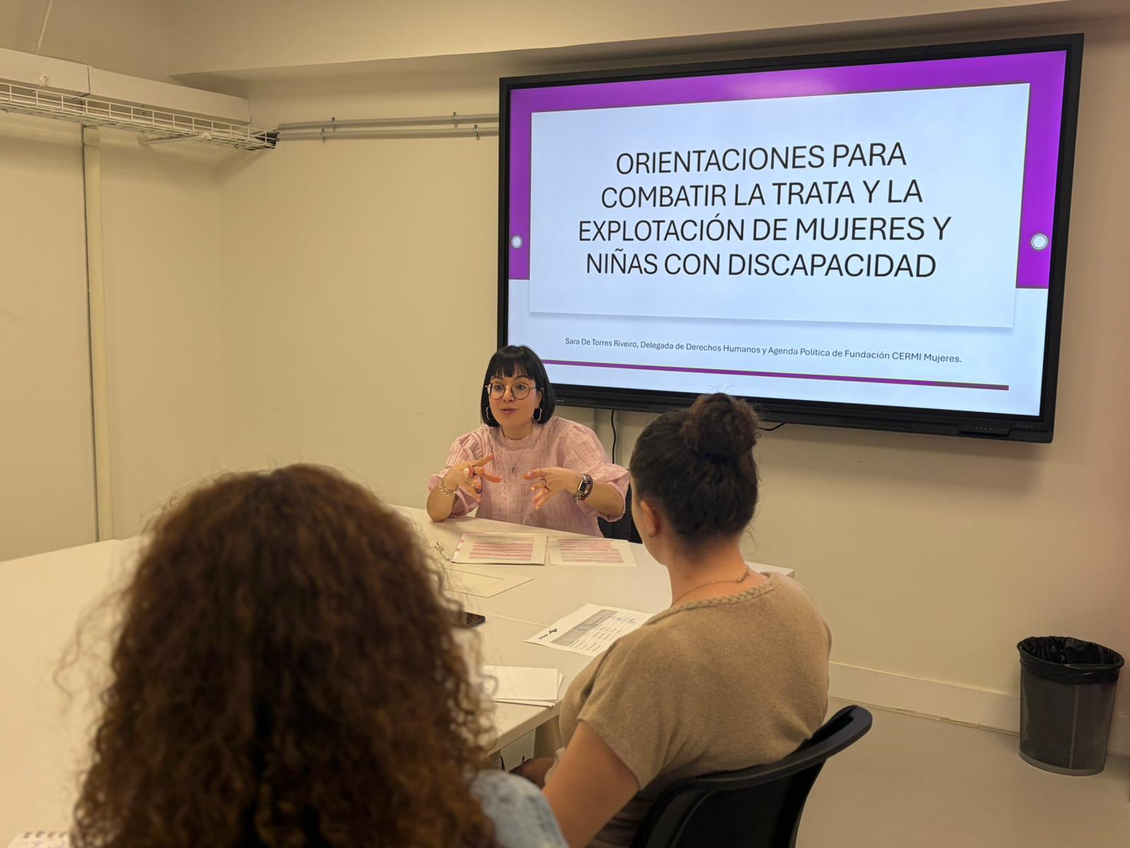 Sara De Torres en la formación en APRAMP