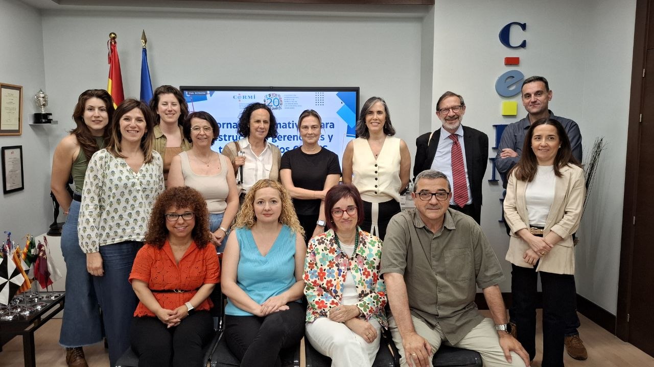 Imagen de familia en la jornada del viernes 22 de mayo, estructuras gerenciales